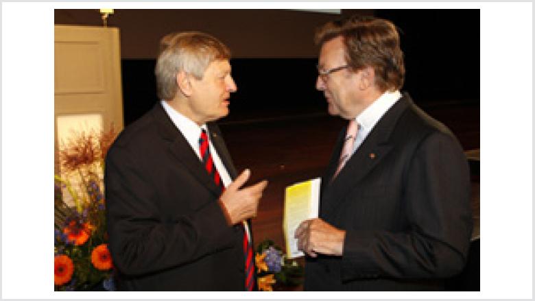 Helmut Sauer im Gespräch mit Manfred von Richthofen - ehem. Präsident des Deutschen Sportbundes